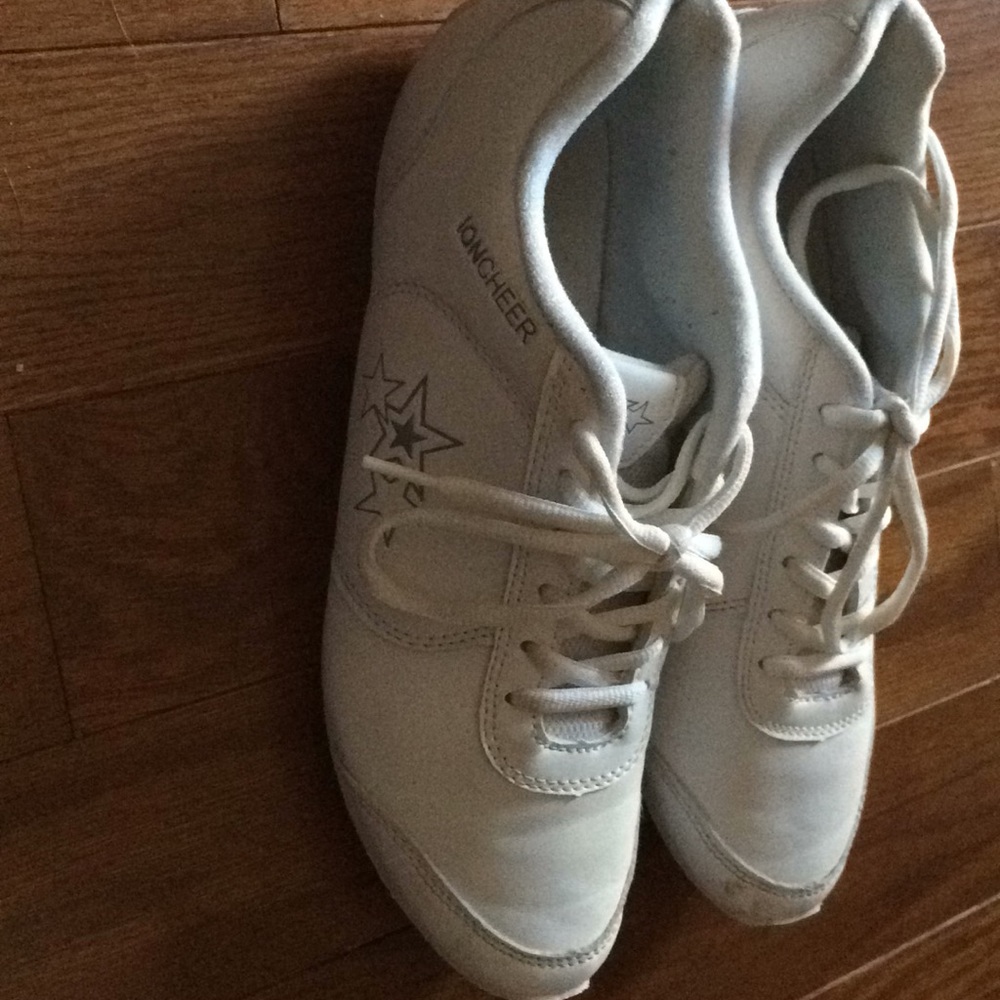 Cheer shoes - Picture 2 of 4